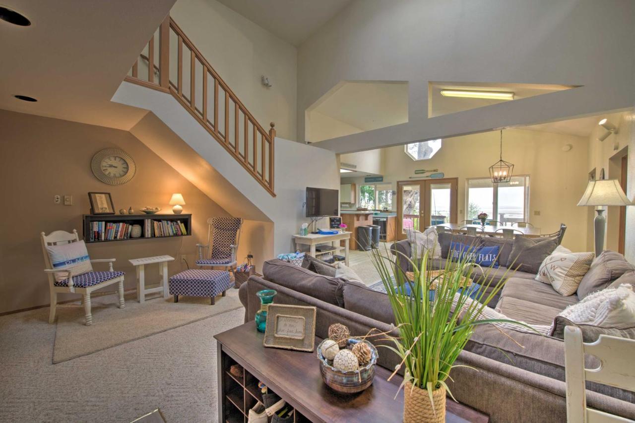Warm Beach Hideaway With Private Beach! Stanwood Bagian luar foto