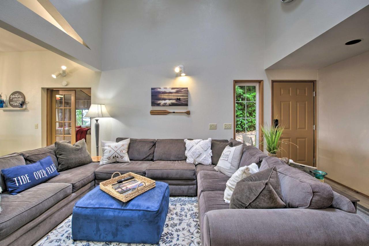 Warm Beach Hideaway With Private Beach! Stanwood Bagian luar foto