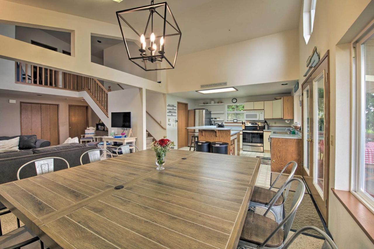 Warm Beach Hideaway With Private Beach! Stanwood Bagian luar foto