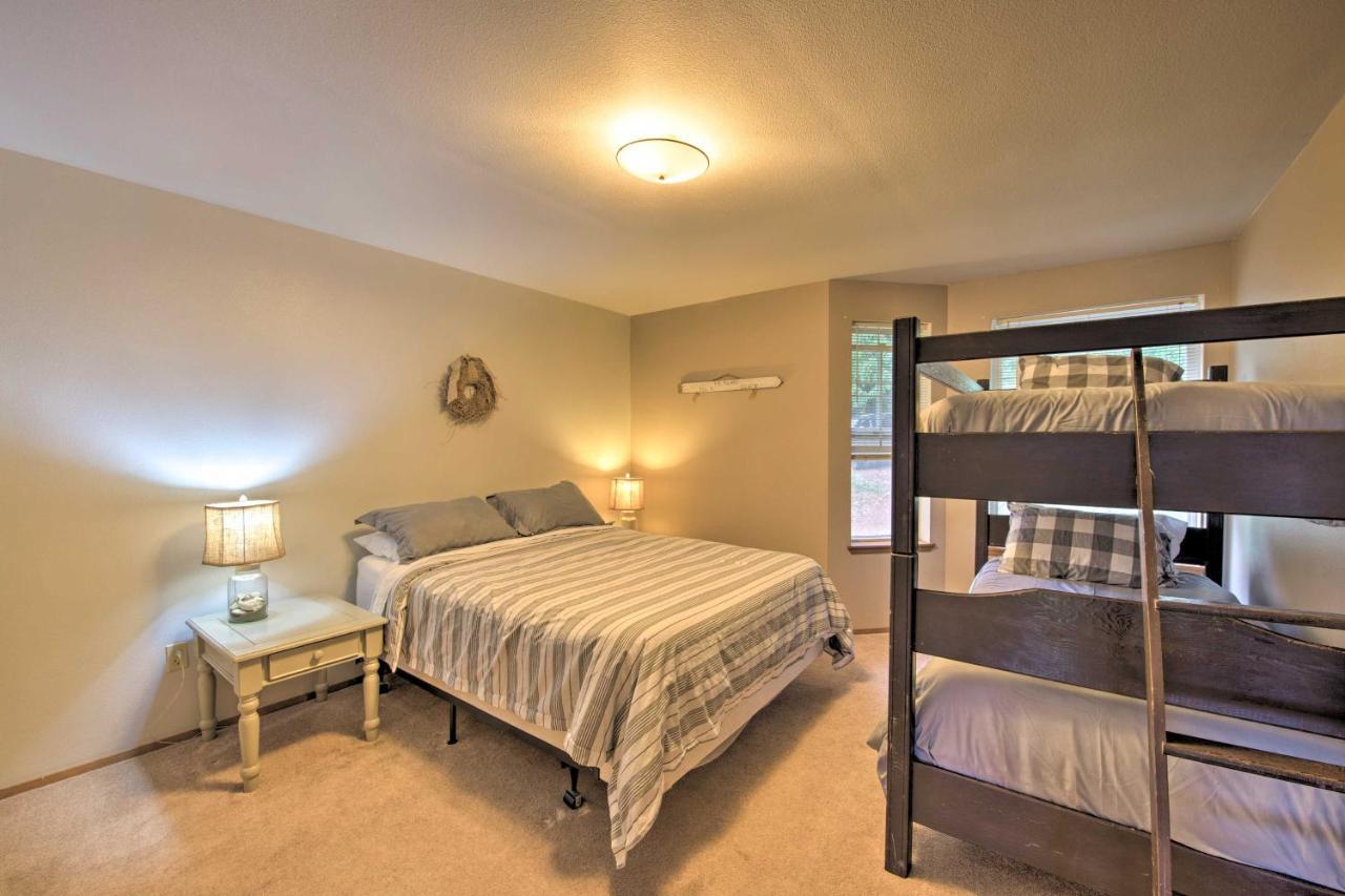Warm Beach Hideaway With Private Beach! Stanwood Bagian luar foto