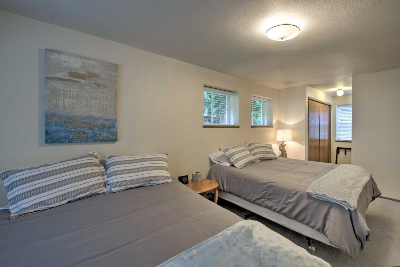 Warm Beach Hideaway With Private Beach! Stanwood Bagian luar foto
