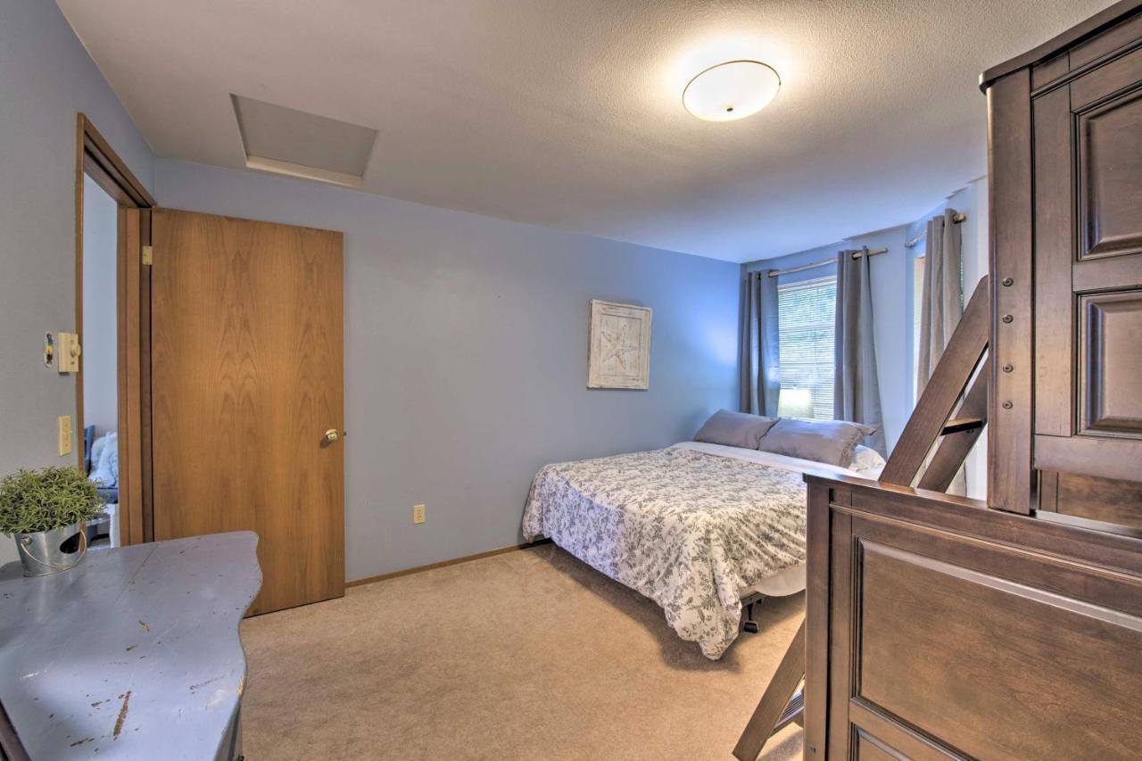 Warm Beach Hideaway With Private Beach! Stanwood Bagian luar foto
