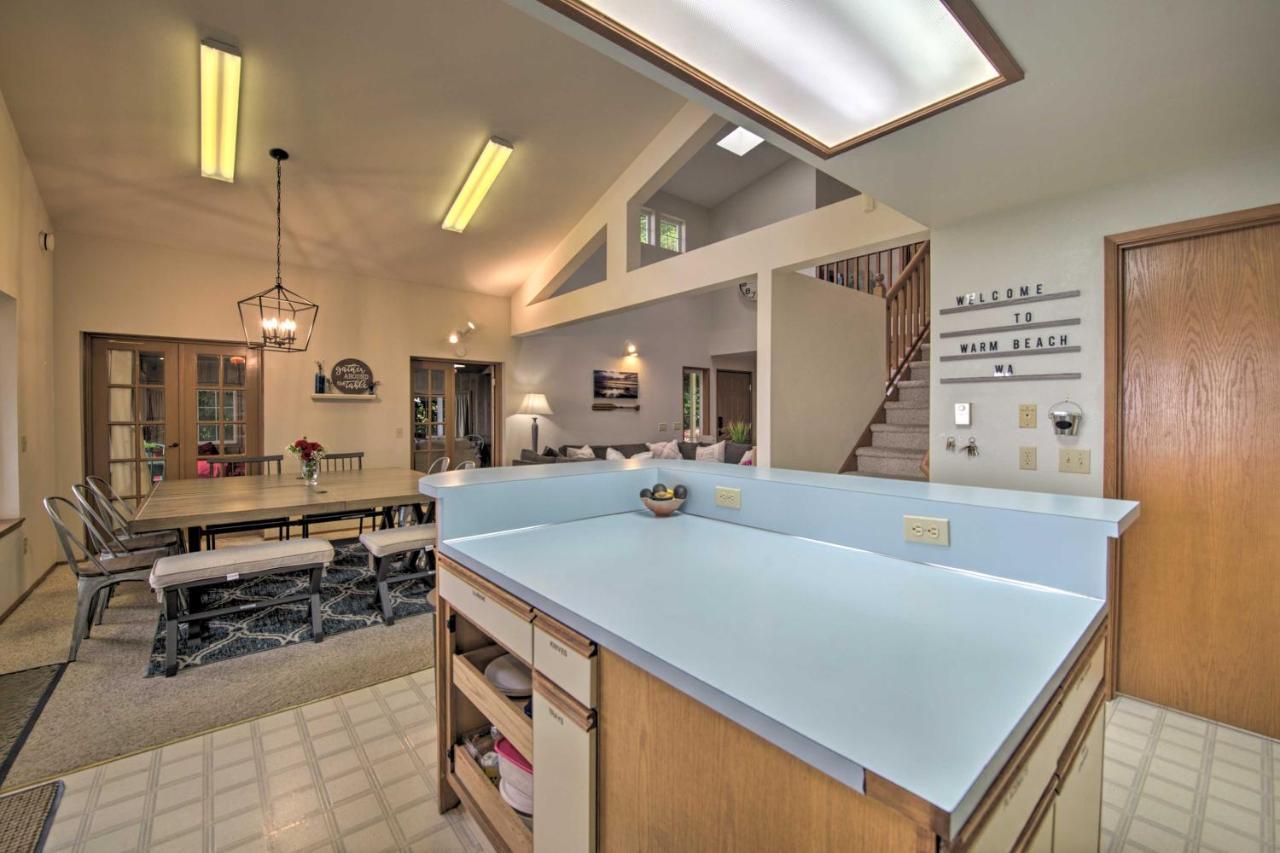 Warm Beach Hideaway With Private Beach! Stanwood Bagian luar foto