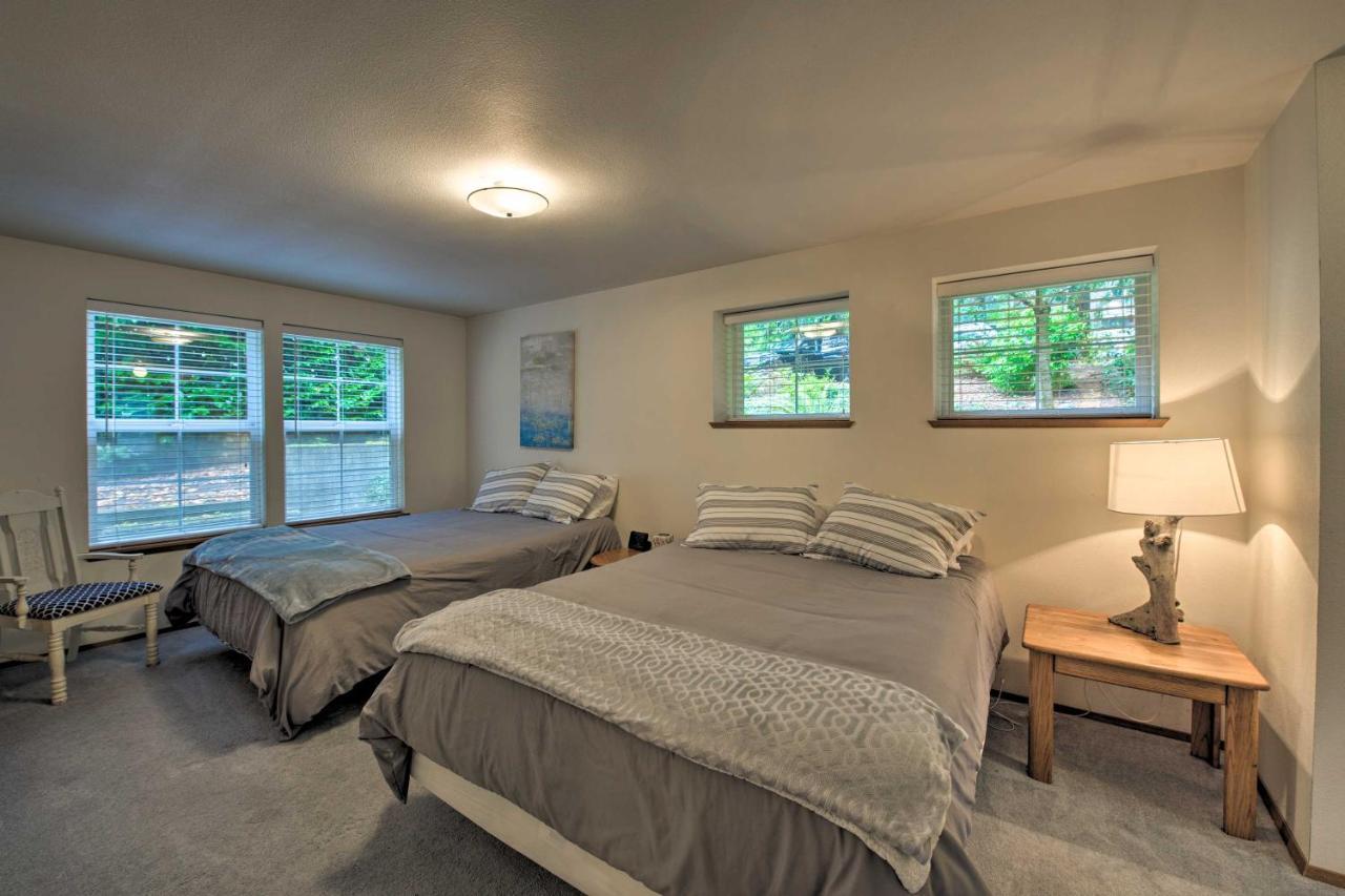 Warm Beach Hideaway With Private Beach! Stanwood Bagian luar foto
