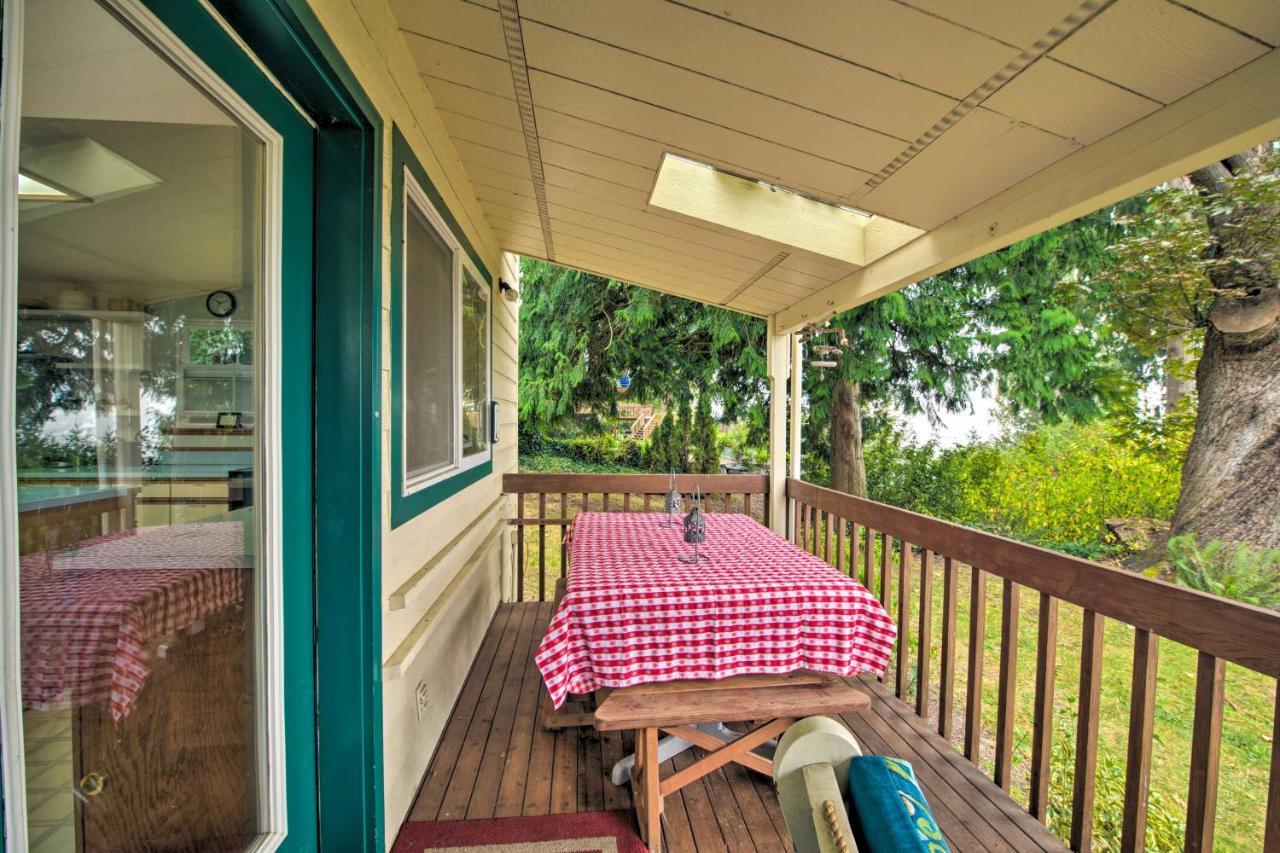 Warm Beach Hideaway With Private Beach! Stanwood Bagian luar foto